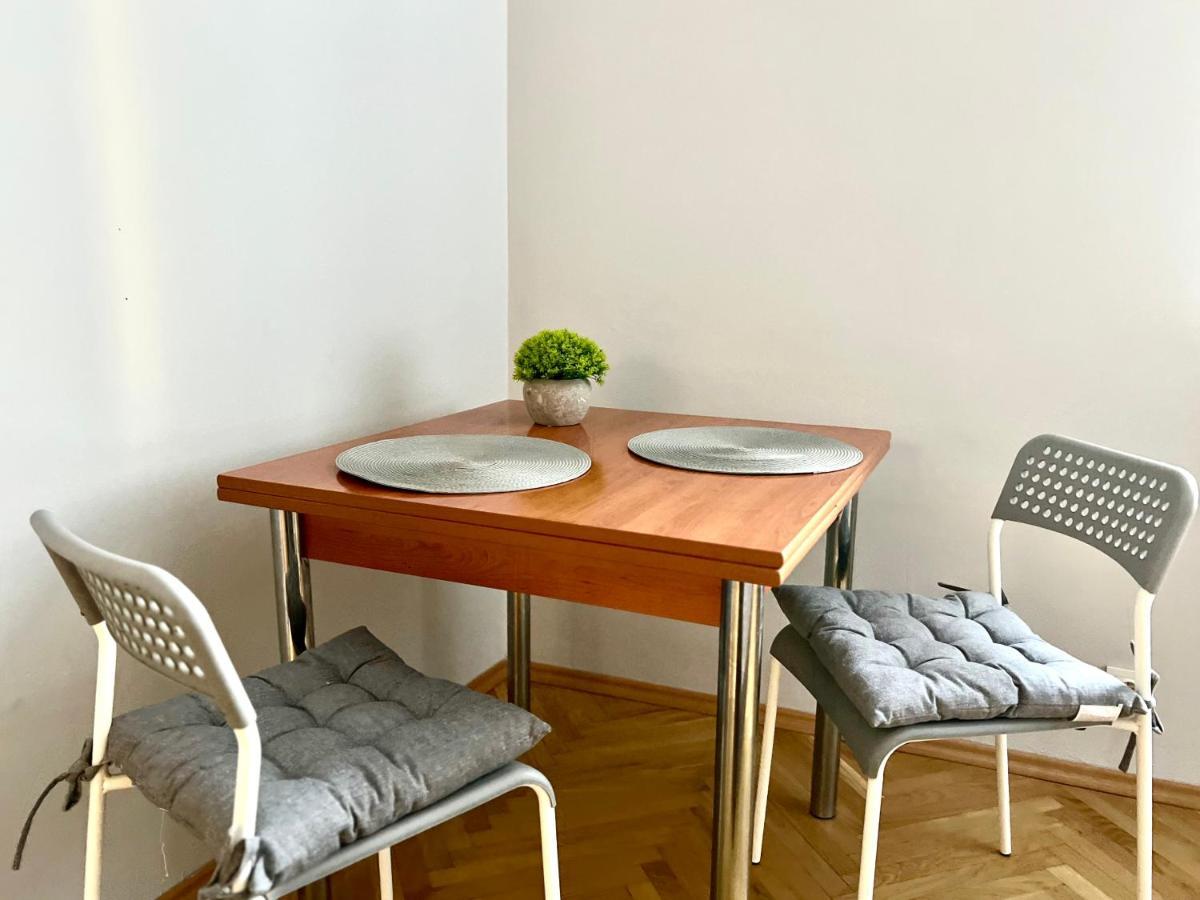 K22 Andersa 12 M Ratusz Arsenal Apartment Warsawa Bagian luar foto